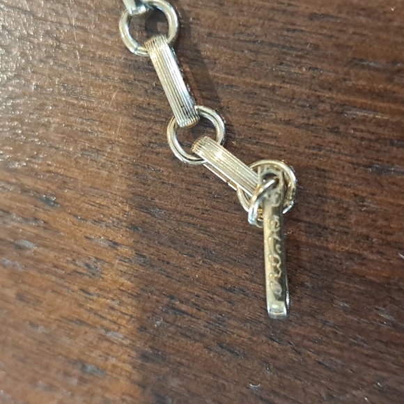 Vintage  1960s Coro Egyptian Revival Collar and Matching Clip on Earrings - Picture 9 of 11